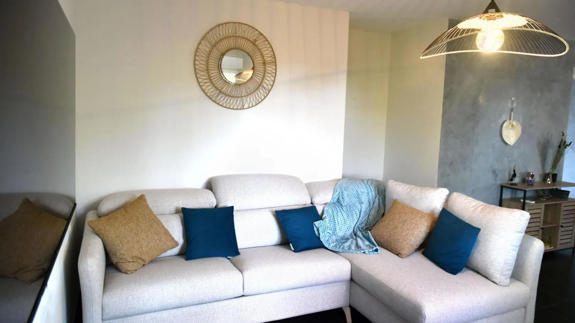 Grande Maison Familiale Super Calme - Piscine - Jacuzzi - Salle De Jeux - Idealement Situee - Gd Jardin Sans Aucun Vis A Vis Sauzet  0*, Sauzet (Drome)