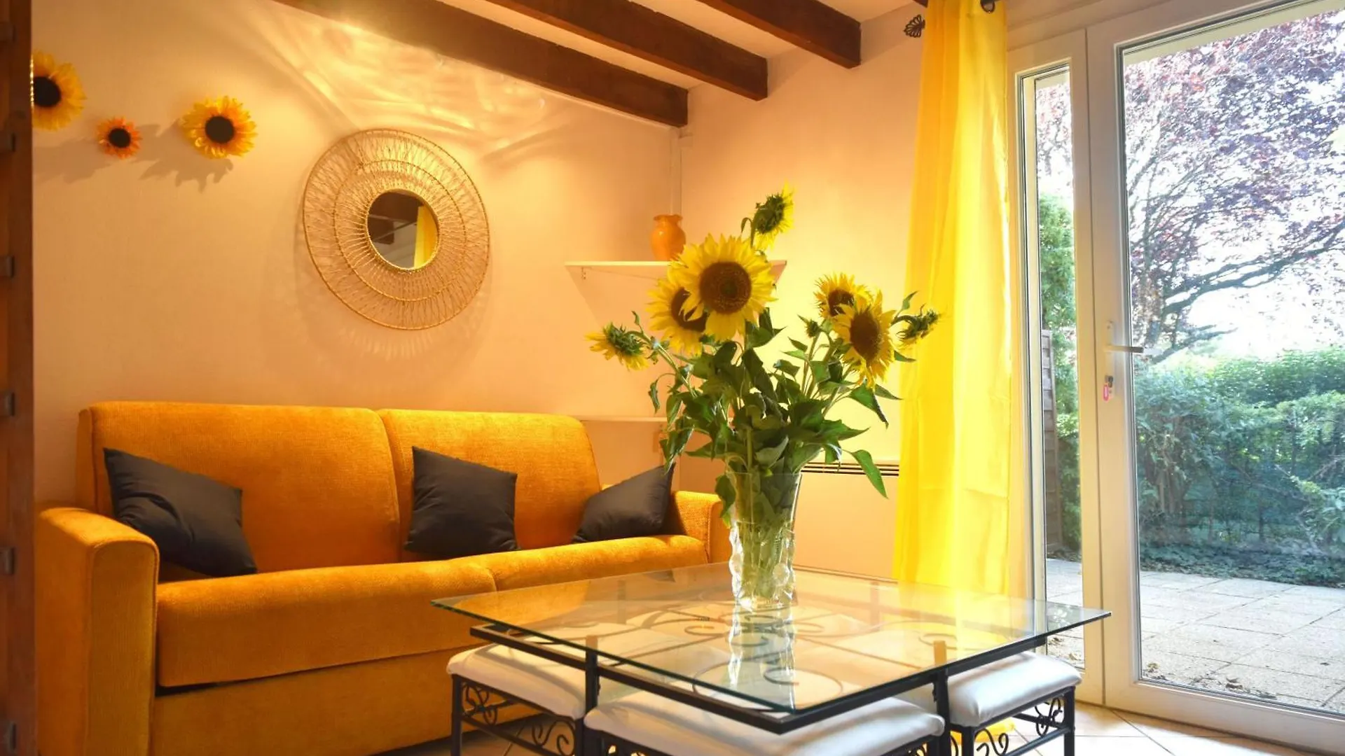 Grande Maison Familiale Super Calme - Piscine - Jacuzzi - Salle De Jeux - Idealement Situee - Gd Jardin Sans Aucun Vis A Vis Sauzet  France