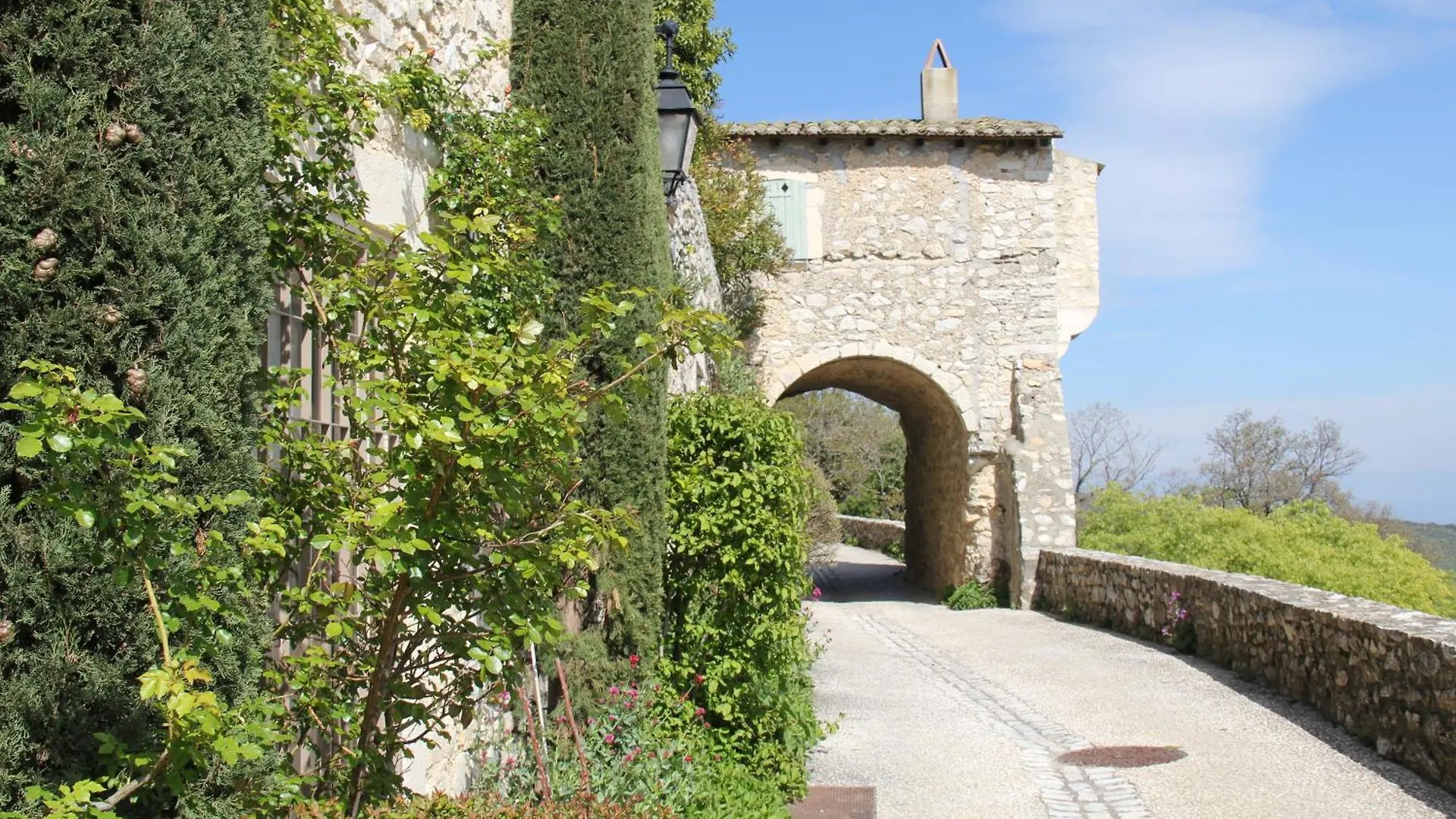 Grande Maison Familiale Super Calme - Piscine - Jacuzzi - Salle De Jeux - Idealement Situee - Gd Jardin Sans Aucun Vis A Vis Sauzet  France