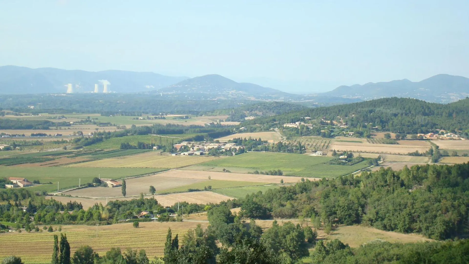 Grande Maison Familiale Premium Super Calme - Piscine - Jacuzzi - Salle De Jeux - Idealement Situee - Gd Jardin Sans Aucun Vis A Vis Sauzet  Hébergement de vacances Sauzet (Drome)