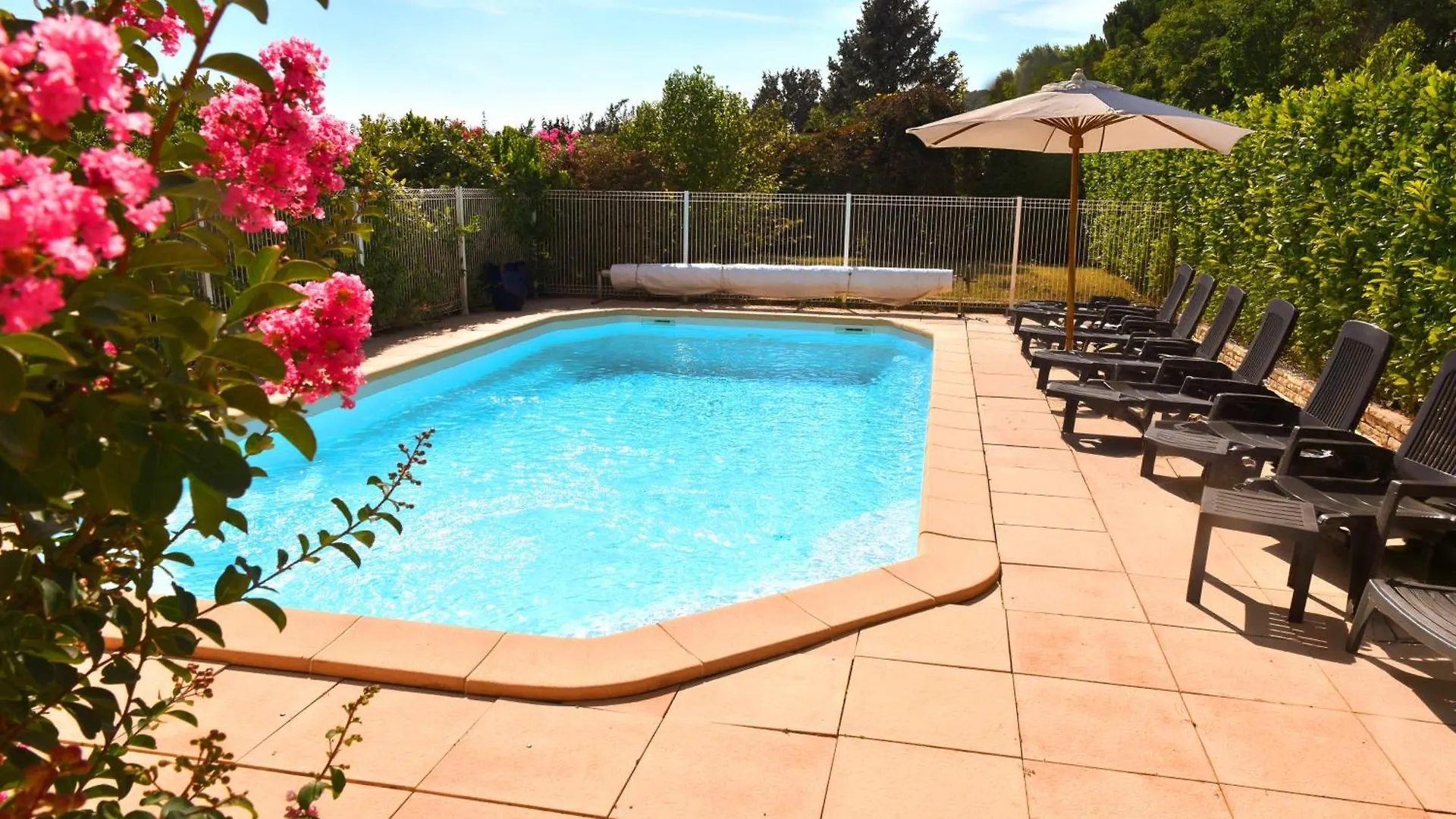 Grande Maison Familiale Super Calme - Piscine - Jacuzzi - Salle De Jeux - Idealement Situee - Gd Jardin Sans Aucun Vis A Vis Sauzet  Holiday home Sauzet (Drome)