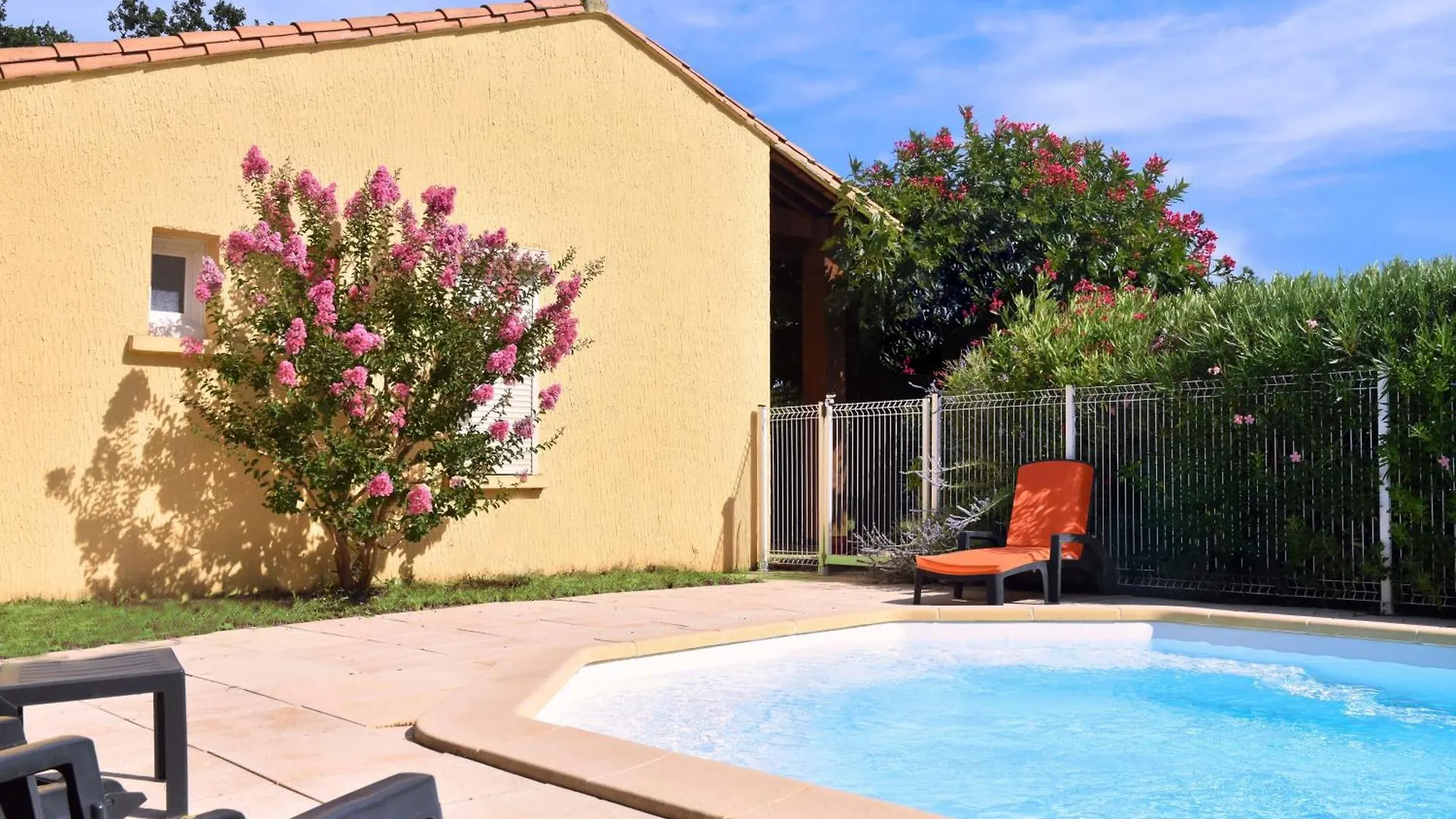 Grande Maison Familiale Super Calme - Piscine - Jacuzzi - Salle De Jeux - Idealement Situee - Gd Jardin Sans Aucun Vis A Vis contacts